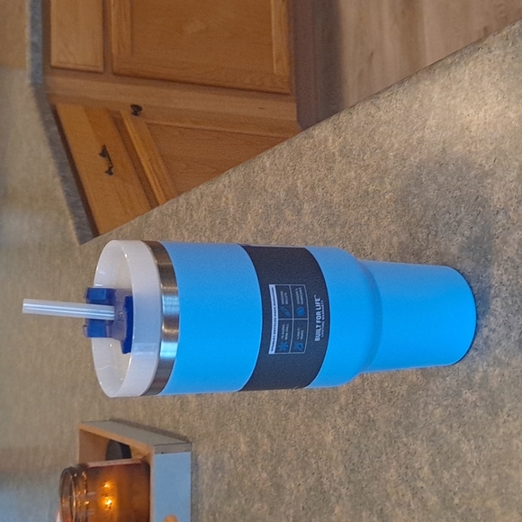 New 40oz Stanley quencher Cornflower - Picture 4 of 9